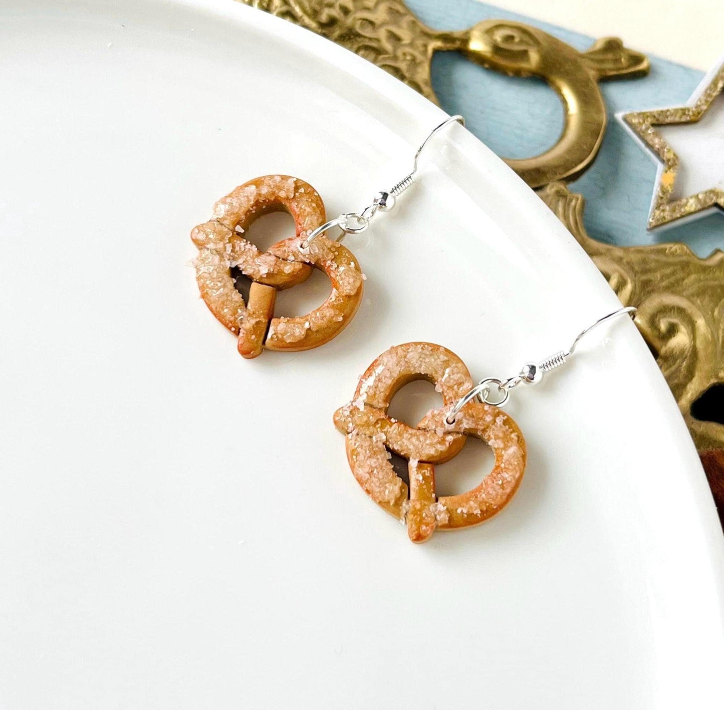 Pretzel Earrings, 925 Silver-plated Hooks, Polymer Clay Food Jewelry, Salty Pretzel Earrings, Miniature Food Jewelry, Pretzel Gift, Fun Gift